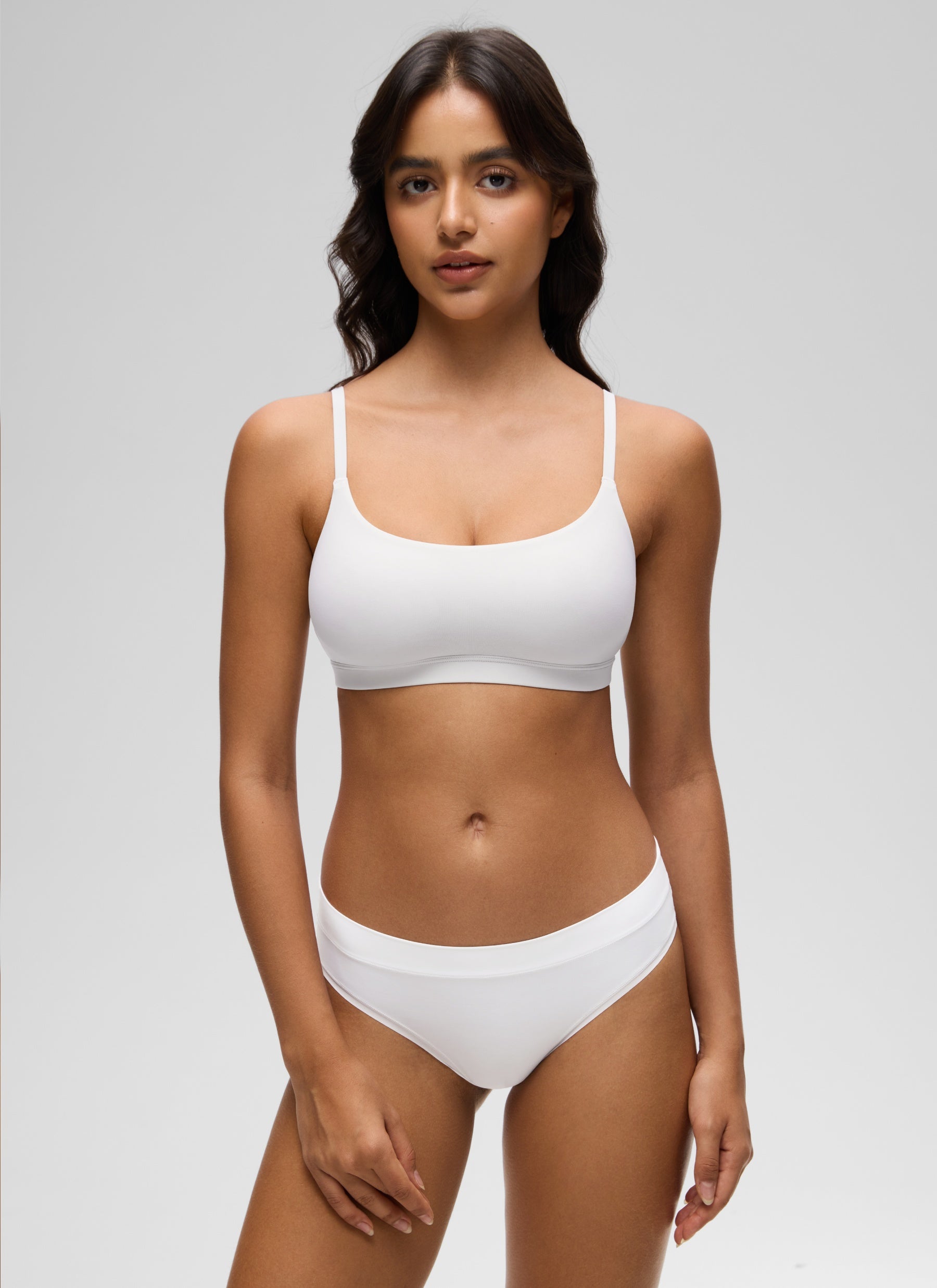 CRZ YOGA Women's Softhold Wireless Scoop Neck  Everyday Bra Adjustable Snow White