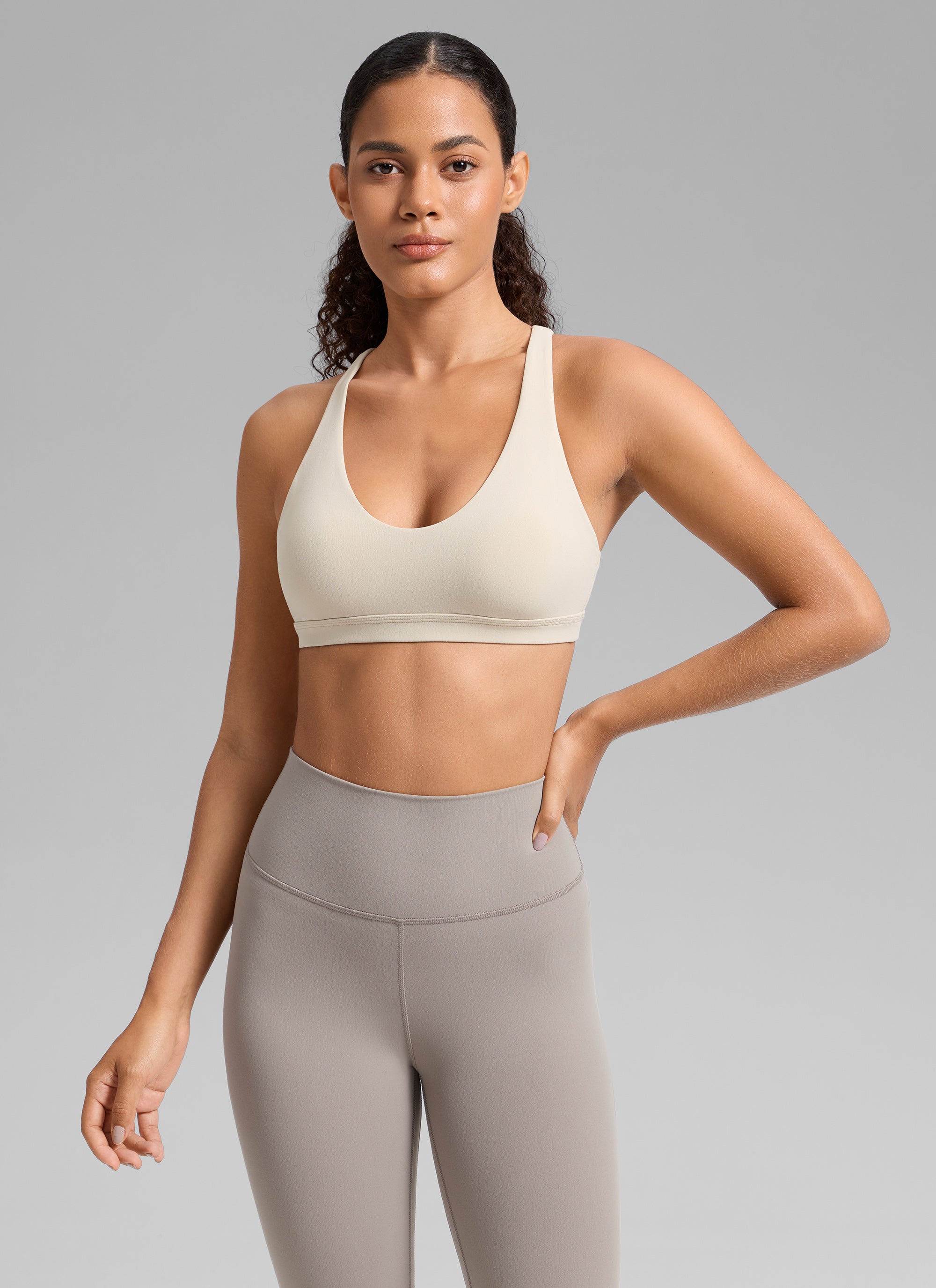 CRZ YOGA Women's Butterlift Workout U Neck Cross Back Sports Bra Mojave Tan