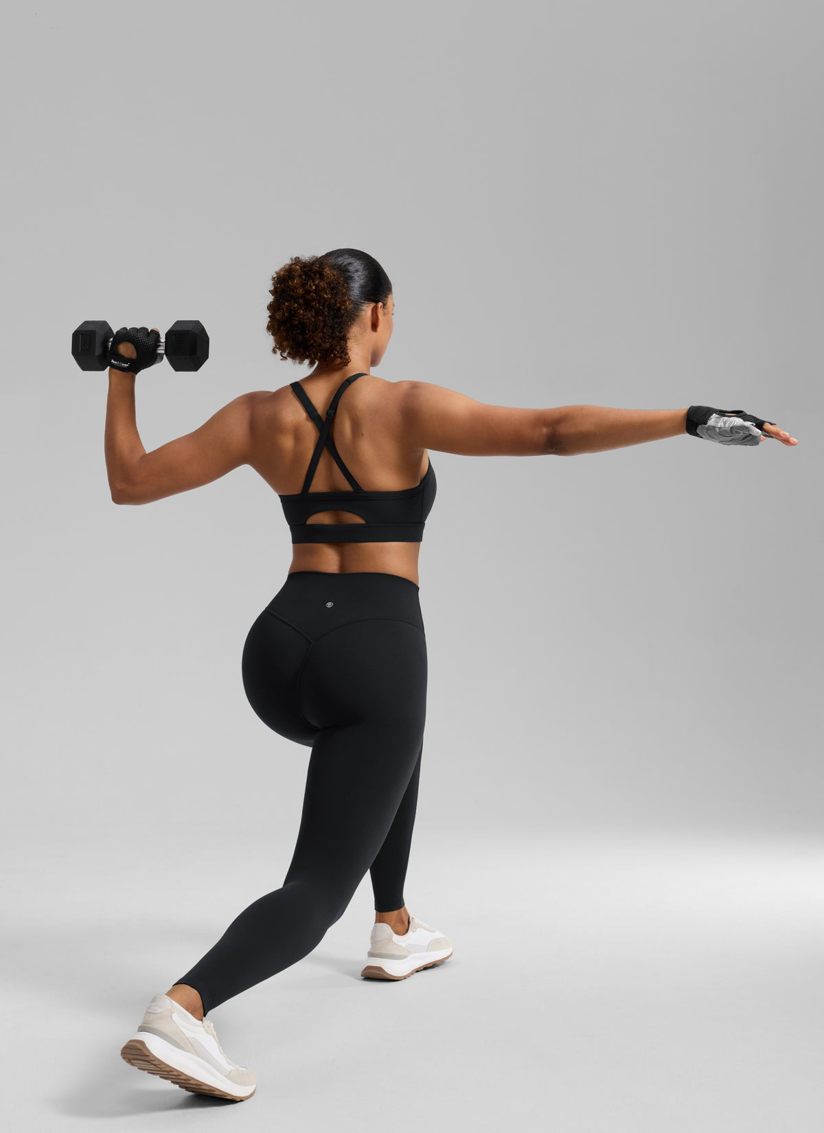 CRZ YOGA Women's Butterlift Yoga U Neck Cross Back Keyhole Sports Bra Black