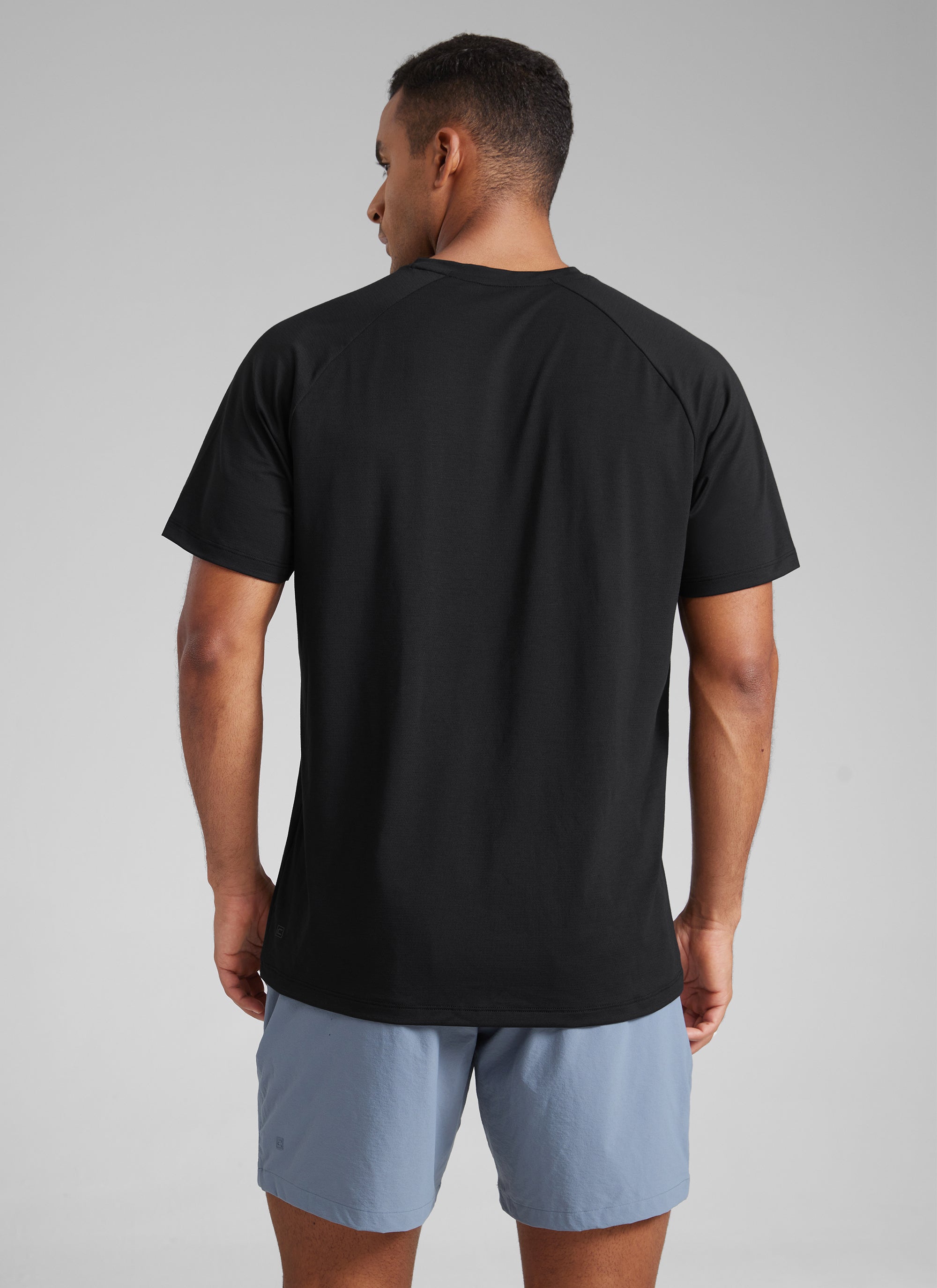 CRZ YOGA Men's Training Classic Fit Shirts Mech Short Sleeves Black