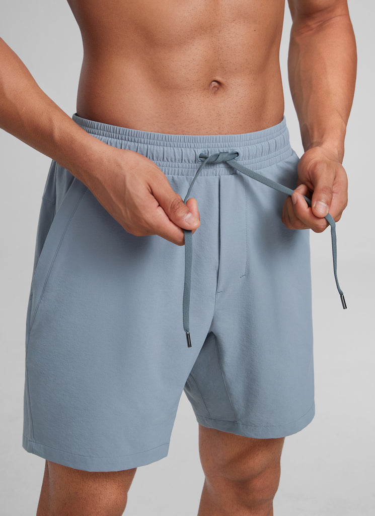 CRZ YOGA Men‘s Workout Water Resistant Short 7" with Zip Pockets Platinum Grey