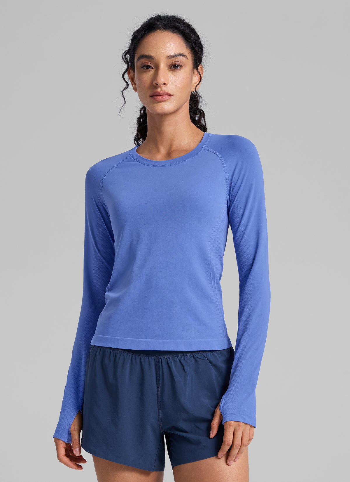 CRZ YOGA Women's Run Train Shirts Seamless Long Sleeve Waist Length Wild Indigo @model_info:Larissa