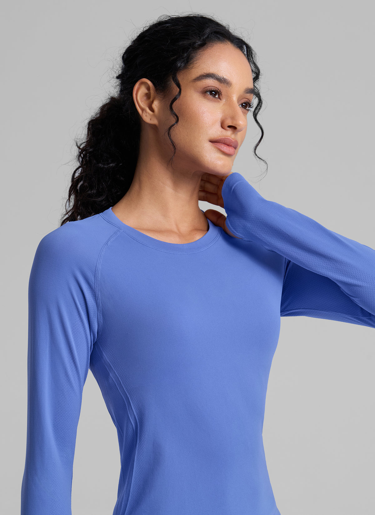 CRZ YOGA Women's Run Train Shirts Seamless Long Sleeve Waist Length Wild Indigo @model_info:Larissa