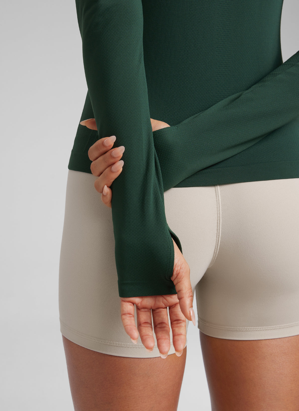CRZ YOGA Women's Run Train Shirts Seamless Long Sleeve Waist Length Legend Green @model_info:G