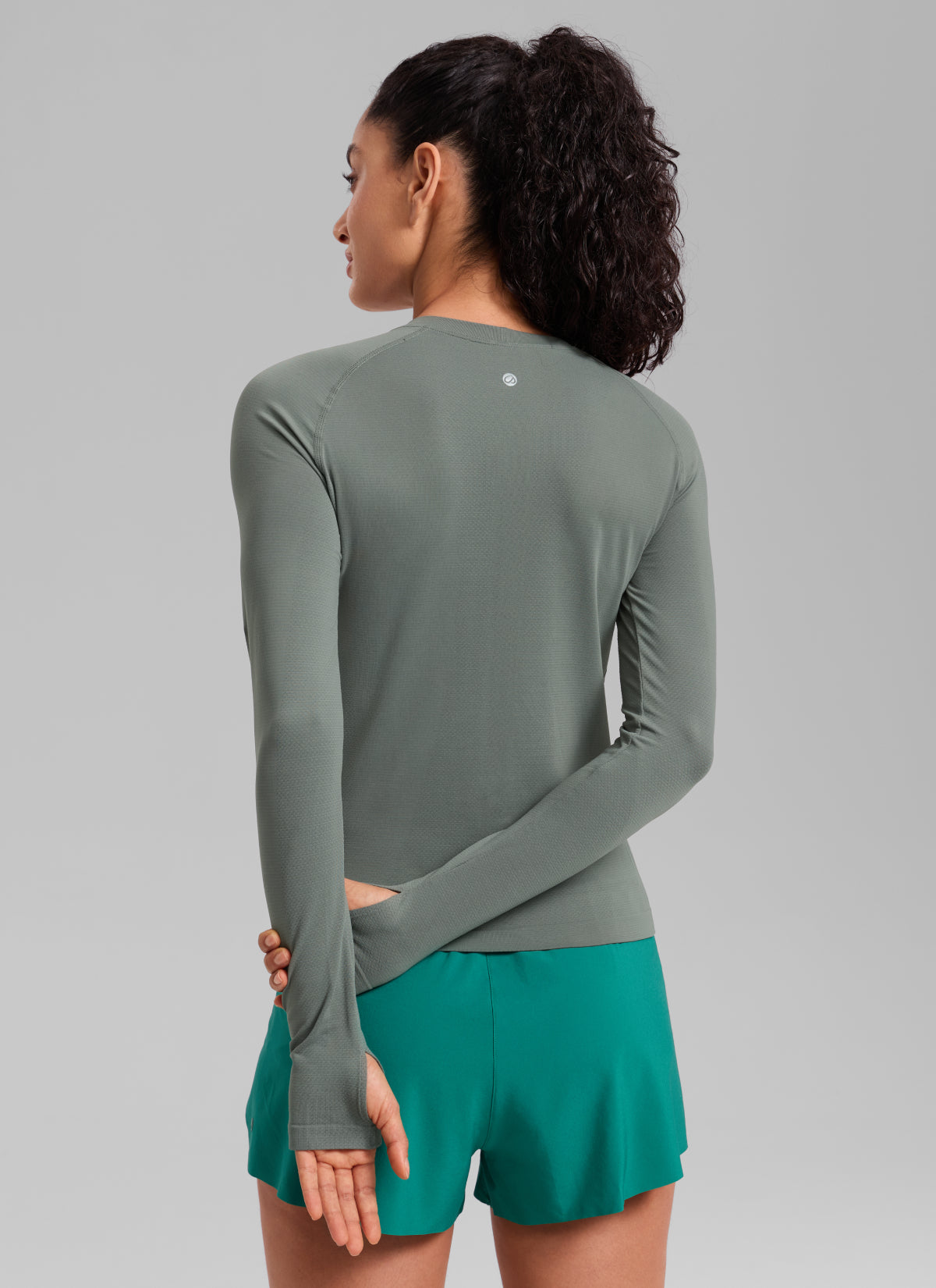 CRZ YOGA Women's Run Train Shirts Seamless Long Sleeve Waist Length Grey Sage @model_info:Larissa