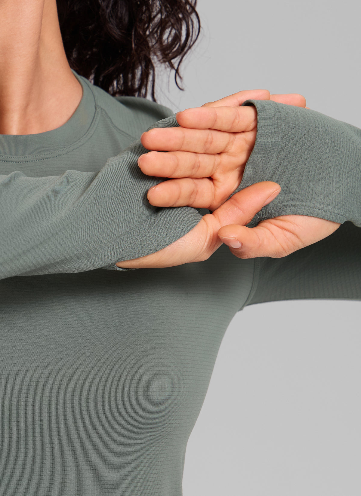 CRZ YOGA Women's Run Train Shirts Seamless Long Sleeve Waist Length Grey Sage @model_info:Larissa