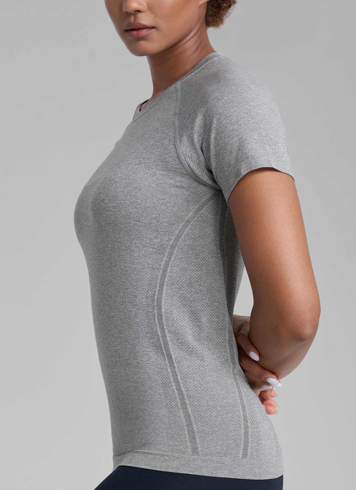 CRZ YOGA Women's Running Classic Fit Shirts Seamless Short Sleeves Slate Grey Marl @model_info:Babrabra