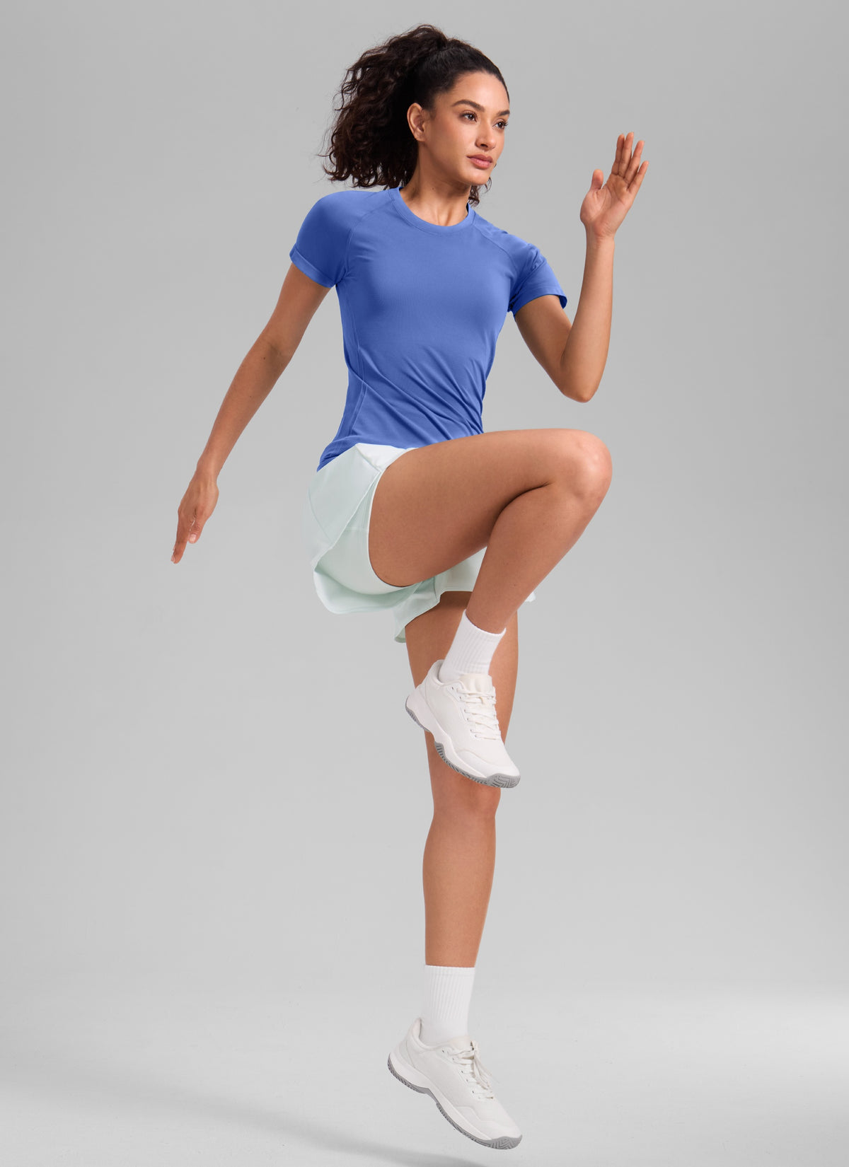 CRZ YOGA Women's Running Classic Fit Shirts Seamless Short Sleeves Wild Indigo @model_info:Larissa