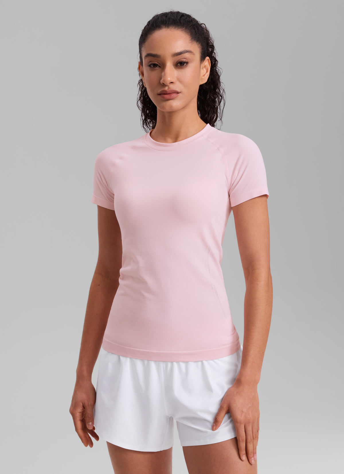 CRZ YOGA Women's Running Classic Fit Shirts Seamless Short Sleeves Strawberry Pink @model_info:Larissa