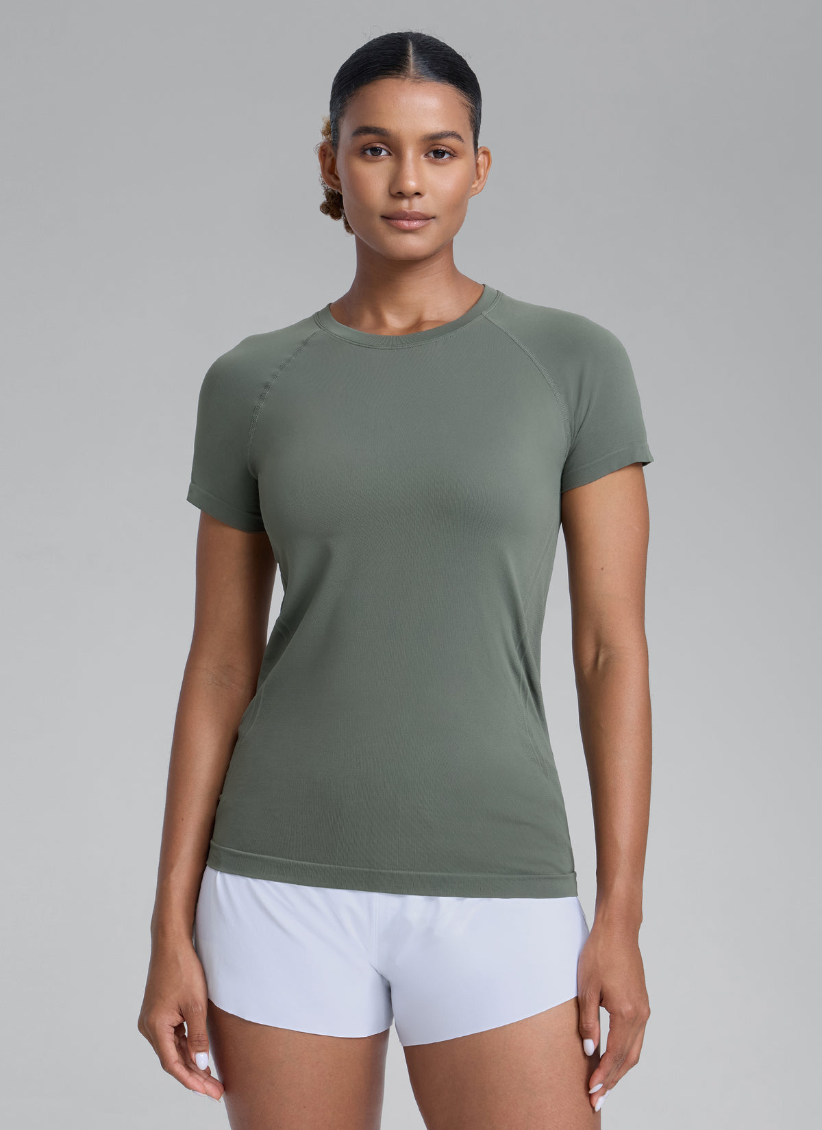 CRZ YOGA Women's Running Classic Fit Shirts Seamless Short Sleeves Grey Sage @model_info:Babrabra