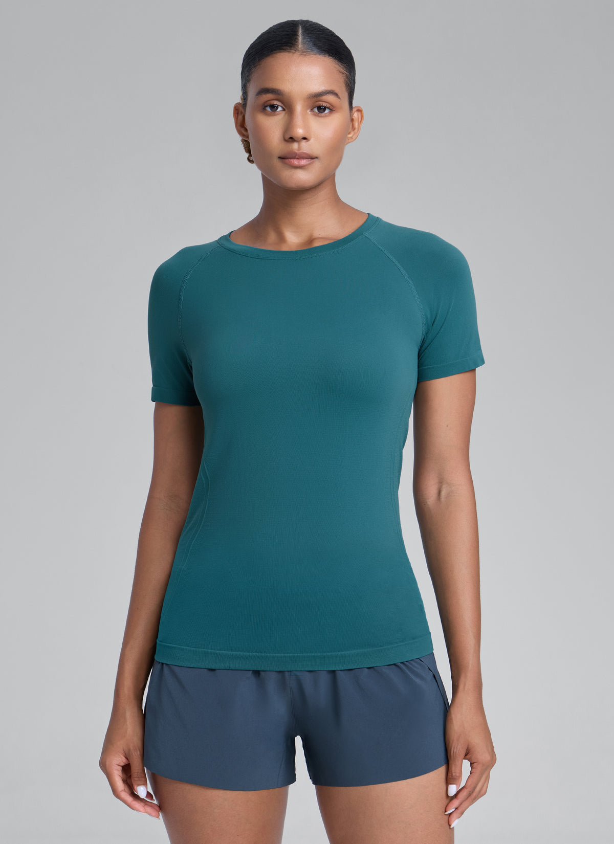 CRZ YOGA Women's Running Classic Fit Shirts Seamless Short Sleeves Green Jade @model_info:Babrabra
