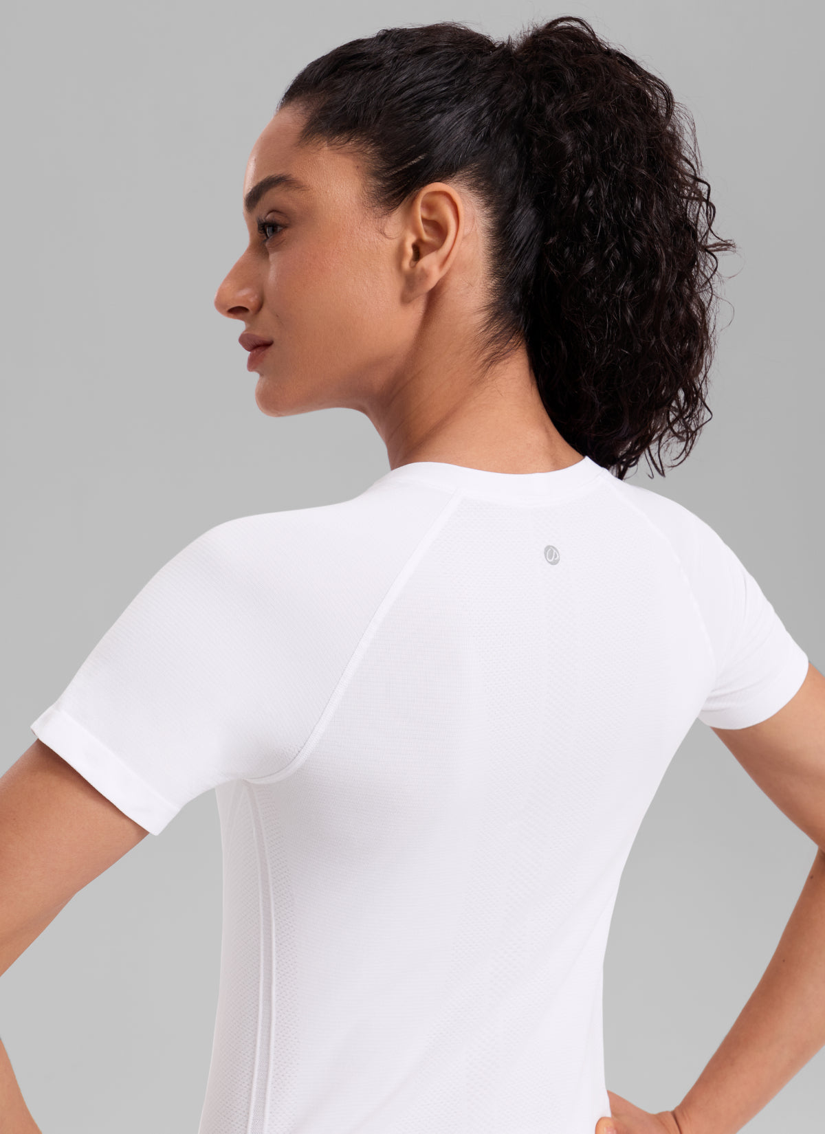 CRZ YOGA Women's Running Classic Fit Shirts Seamless Short Sleeves White @model_info:Larissa