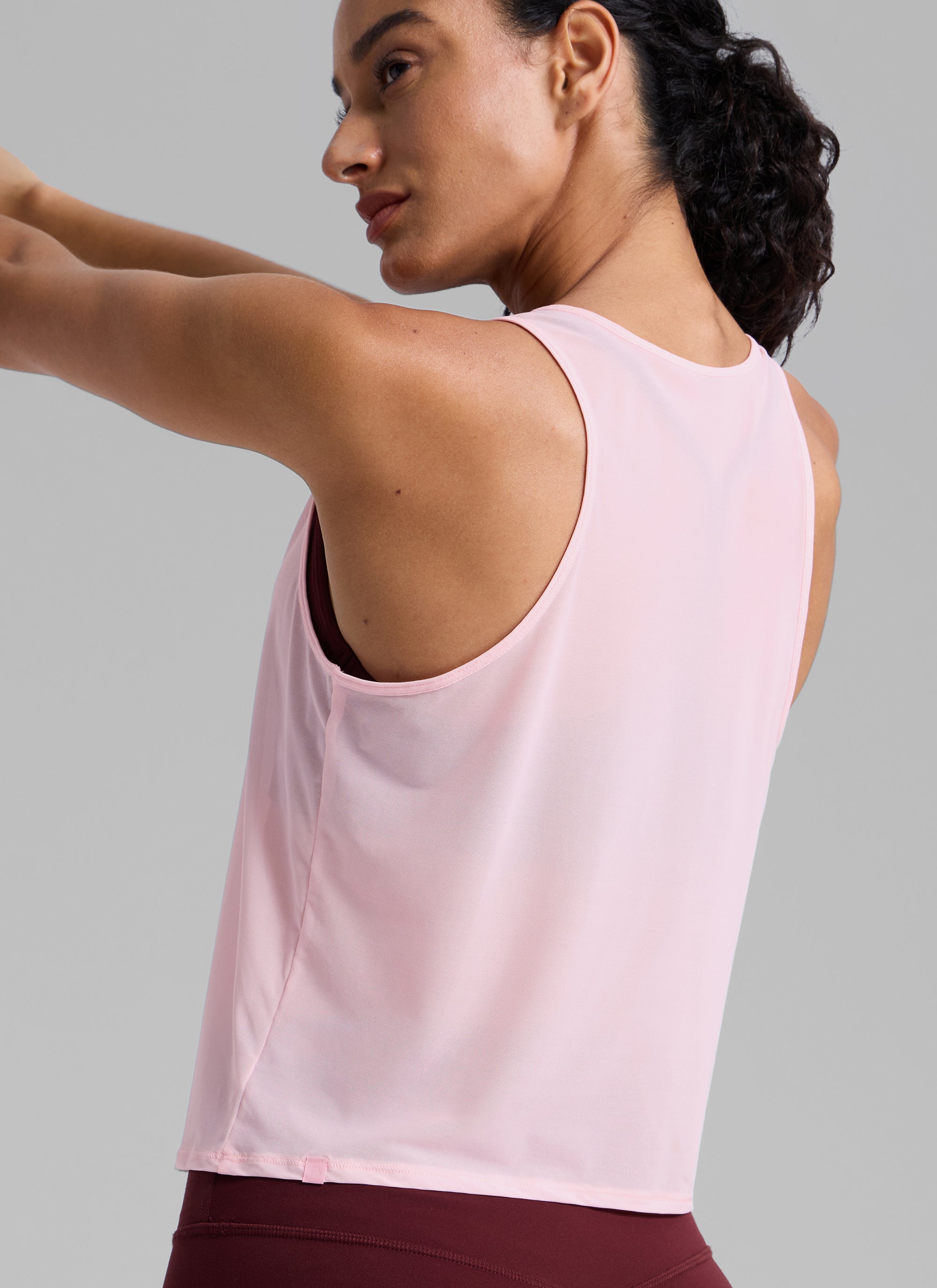 CRZ YOGA Women's Yoga Mesh Relaxed Fit Tops U Neck Tank Strawberry Pink
