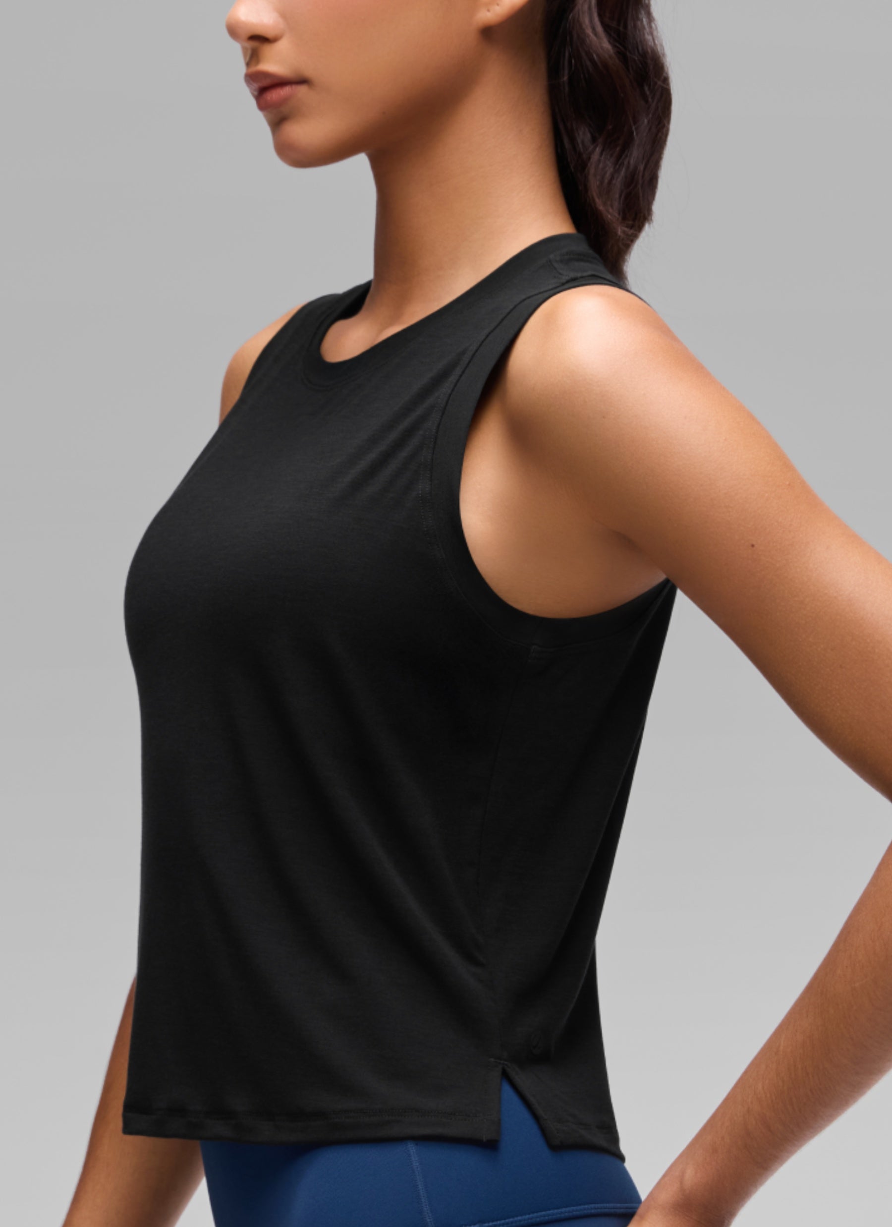 CRZ YOGA Women's Quick Dry Crop Racerback Sleevesless Tank Tops Black