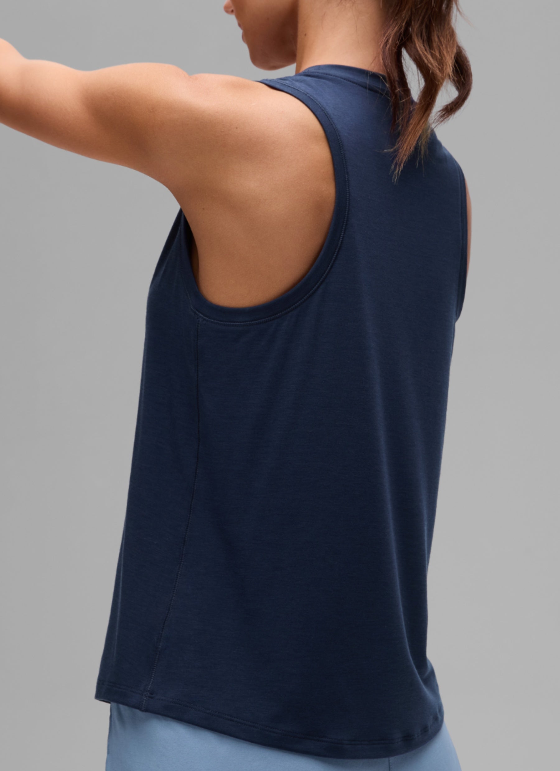 CRZ YOGA Women's Quick Dry Workout Crew Neck Racerback Hip Length Tank Club Blue