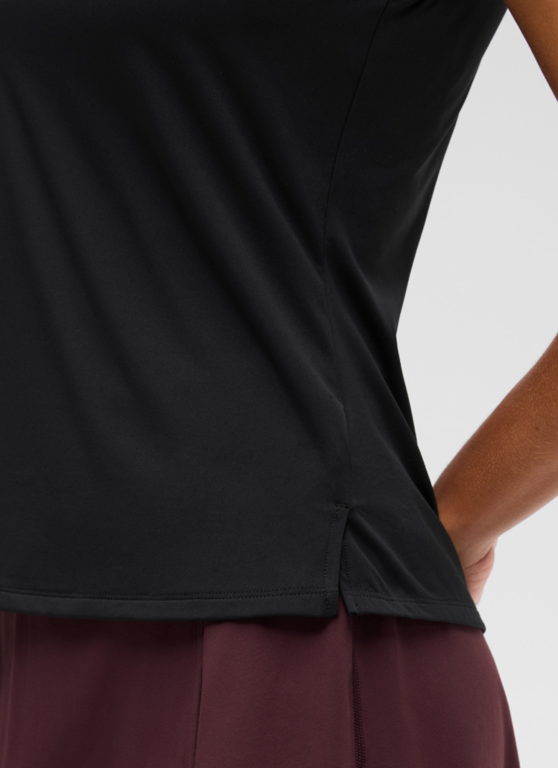 CRZ YOGA Women's Golf Tennis Hip Length Slim Fit Sleeveless Polo Black