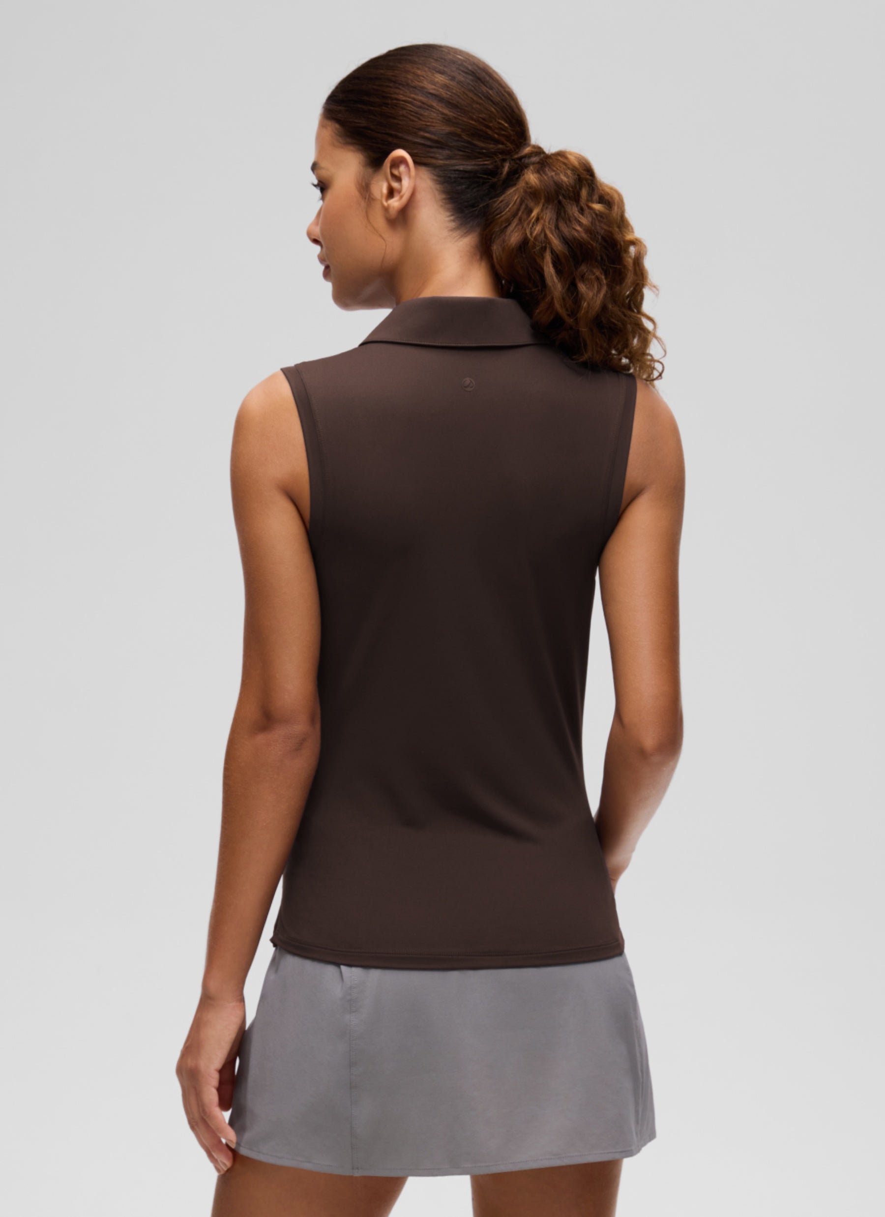 CRZ YOGA Women's Golf Tennis Hip Length Slim Fit Sleeveless Polo Hot Fudge Brown