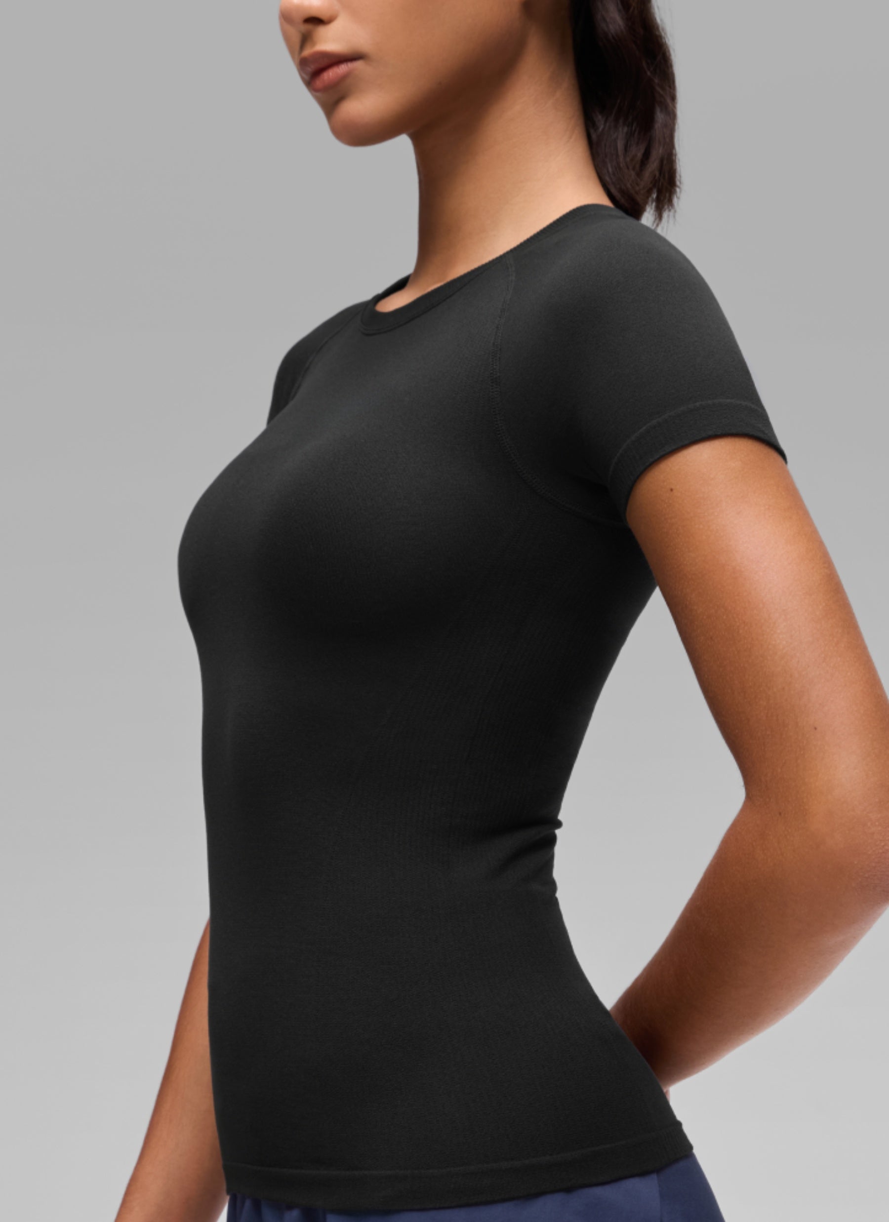 CRZ YOGA Women's Workout Seamless Crewneck Fitted Hip Short Sleeves Black