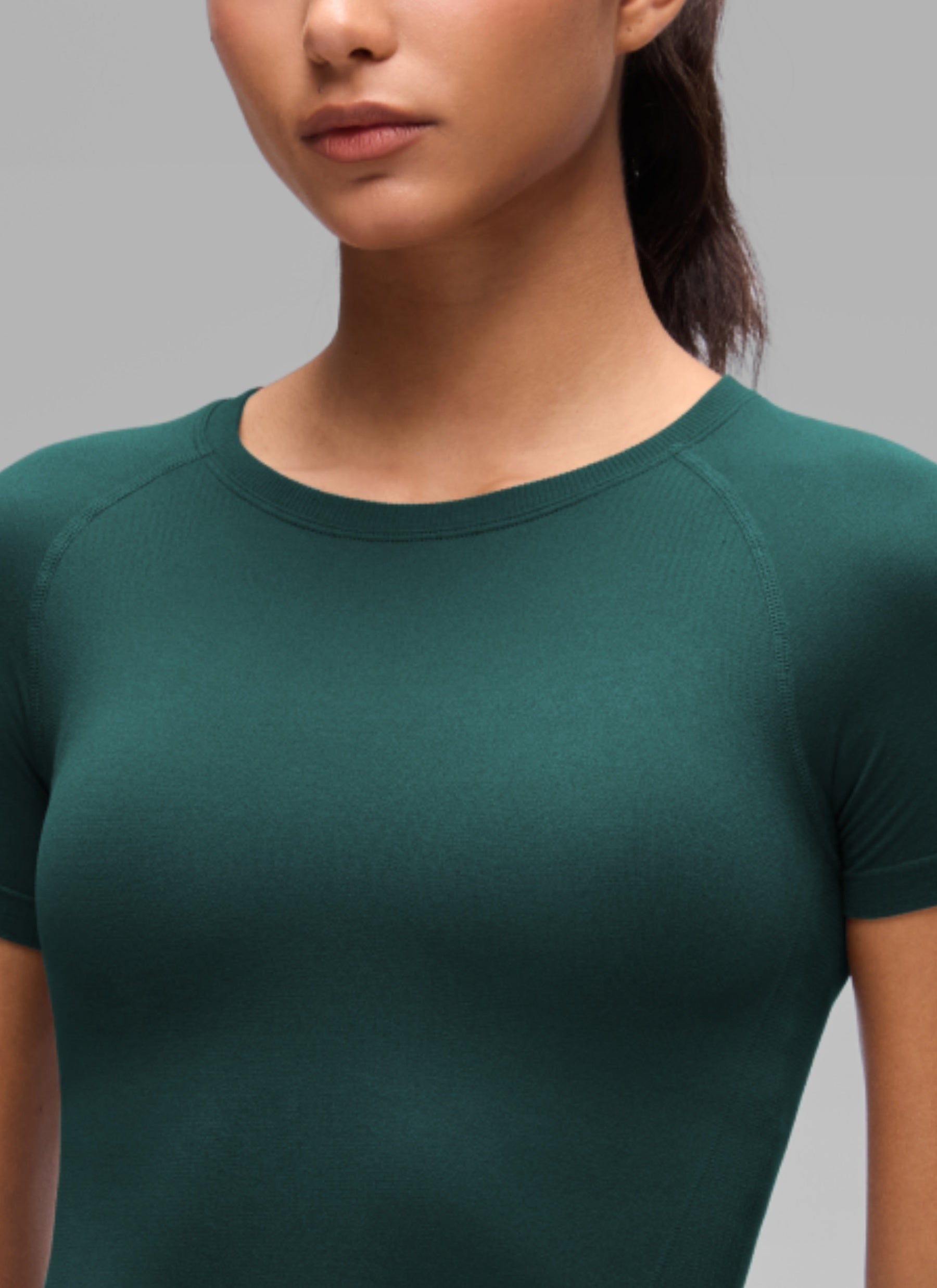 CRZ YOGA Women's Workout Seamless Crewneck Fitted Hip Short Sleeves Forest Green