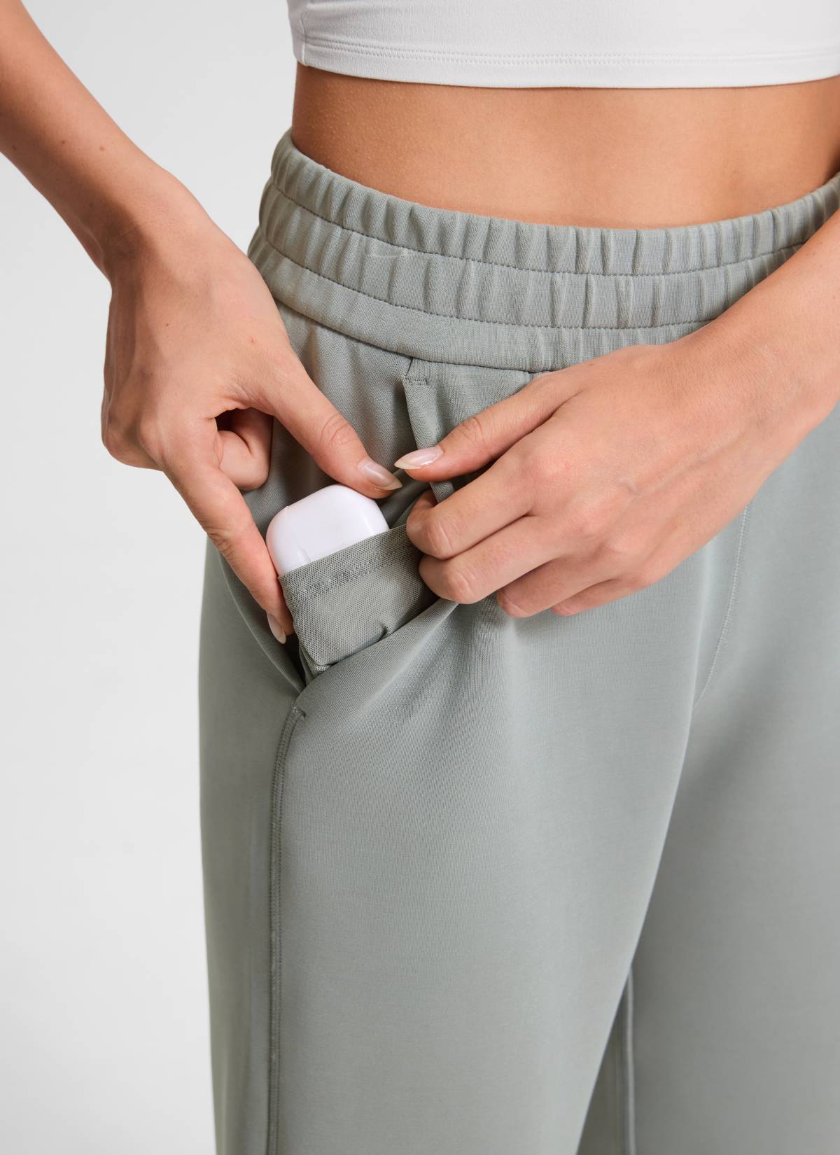 CRZ YOGA Women's SoftAura Casual High Rise Pocket Sweatpant 24
