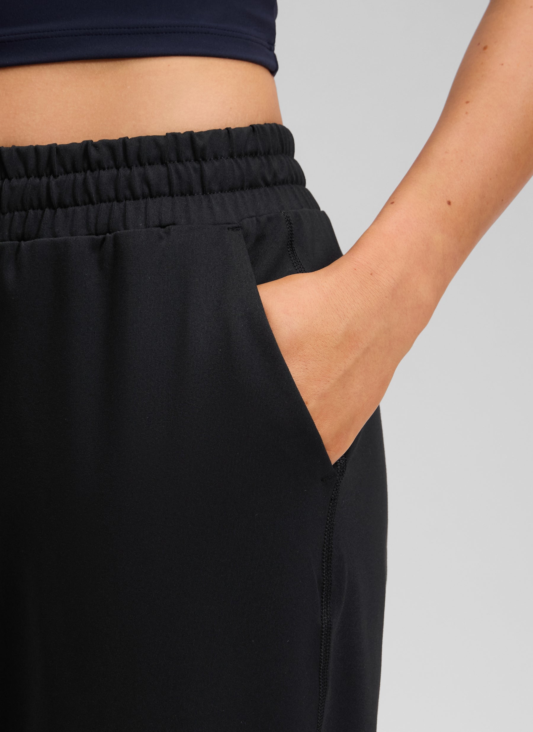 CRZ YOGA Women's Workout High Rise Drawstring Pocket Jogger 27.5