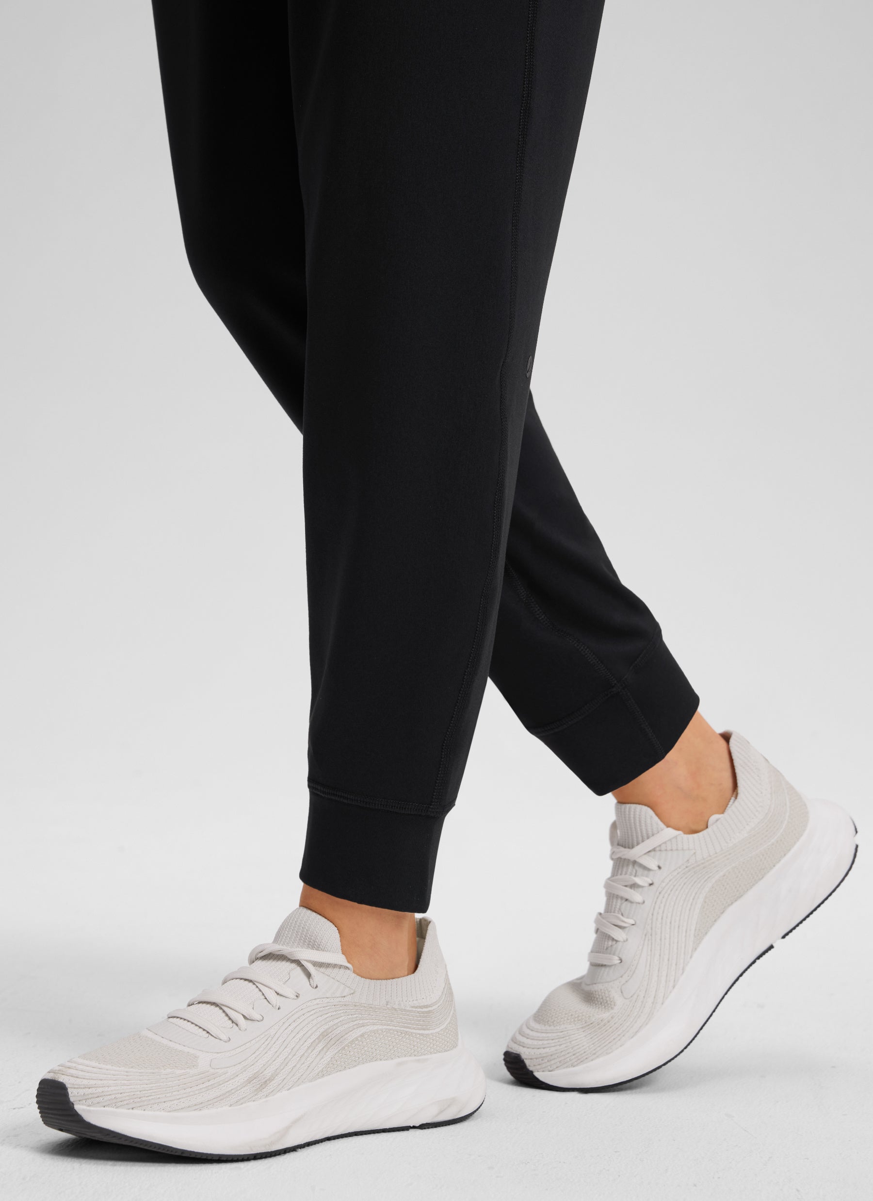 CRZ YOGA Women's Workout High Rise Drawstring Pocket Jogger 27.5