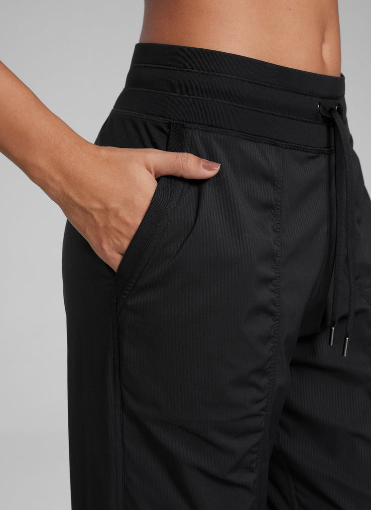 CRZ YOGA Women Lightweight Workout Joggers 26" with Pockets Black