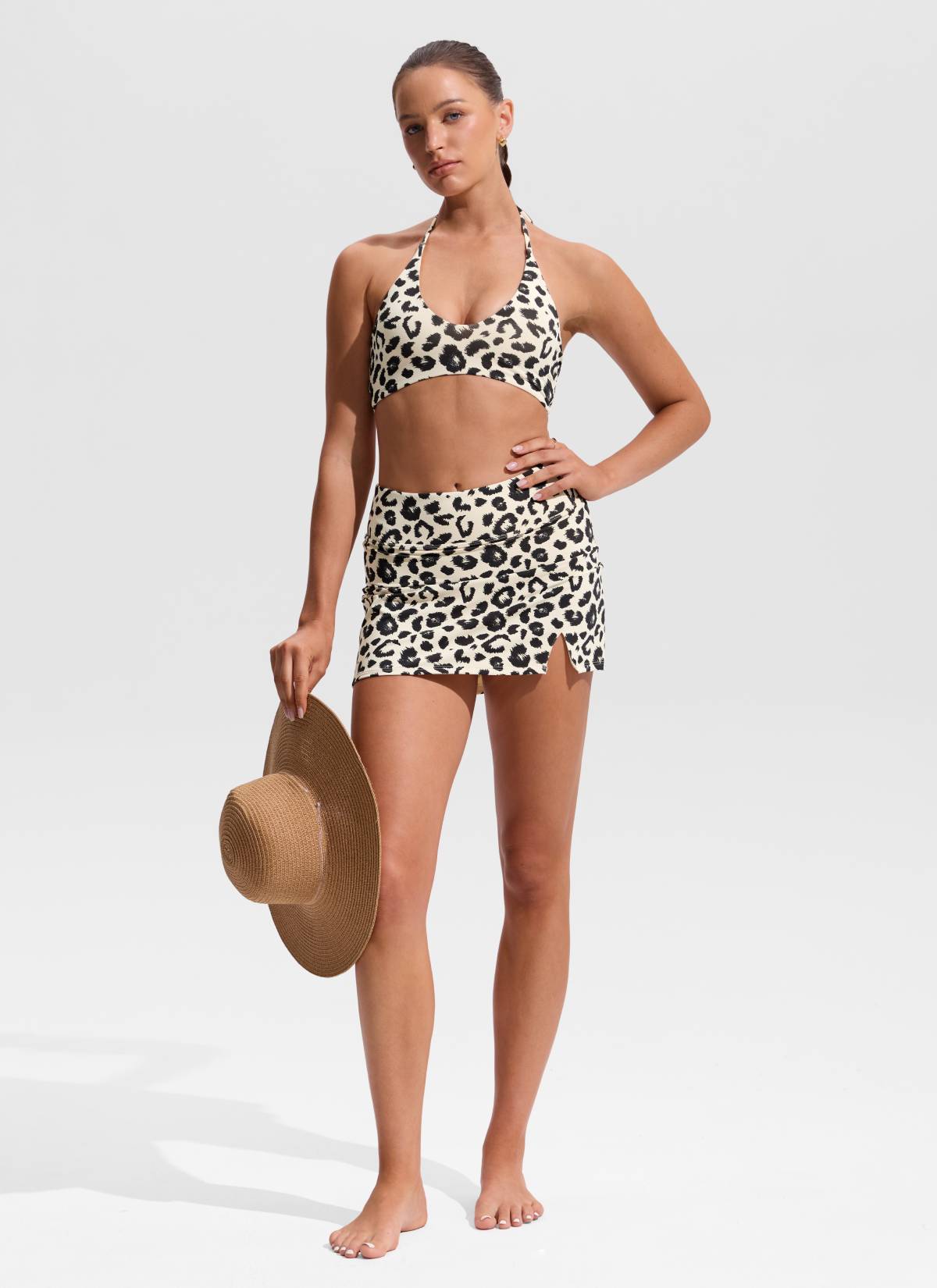 CRZ YOGA Women's Swimwear U Neck Open Back Self Tie Halter Bikini Tops Primulin Leopard Print @model_info:Hannah