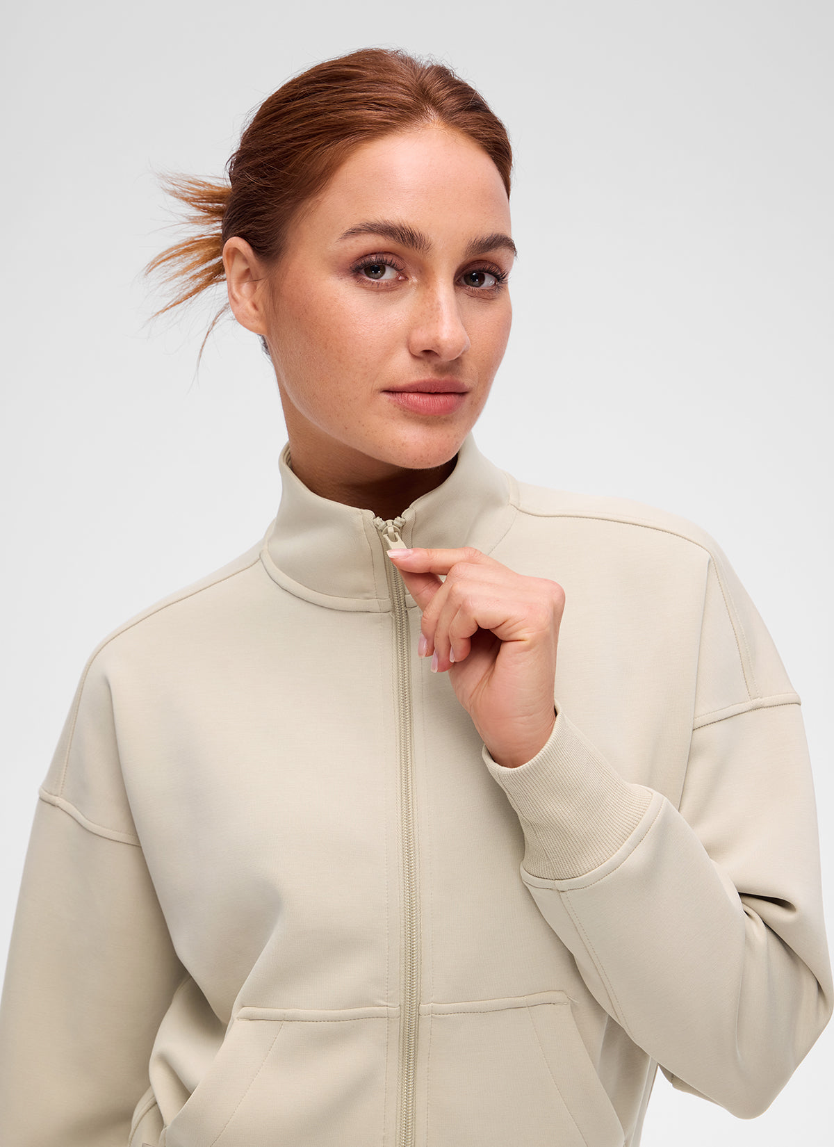 CRZ YOGA Women's Softaura Casual High Mock Neck Pocket Full Zip Jacket Mojave Tan