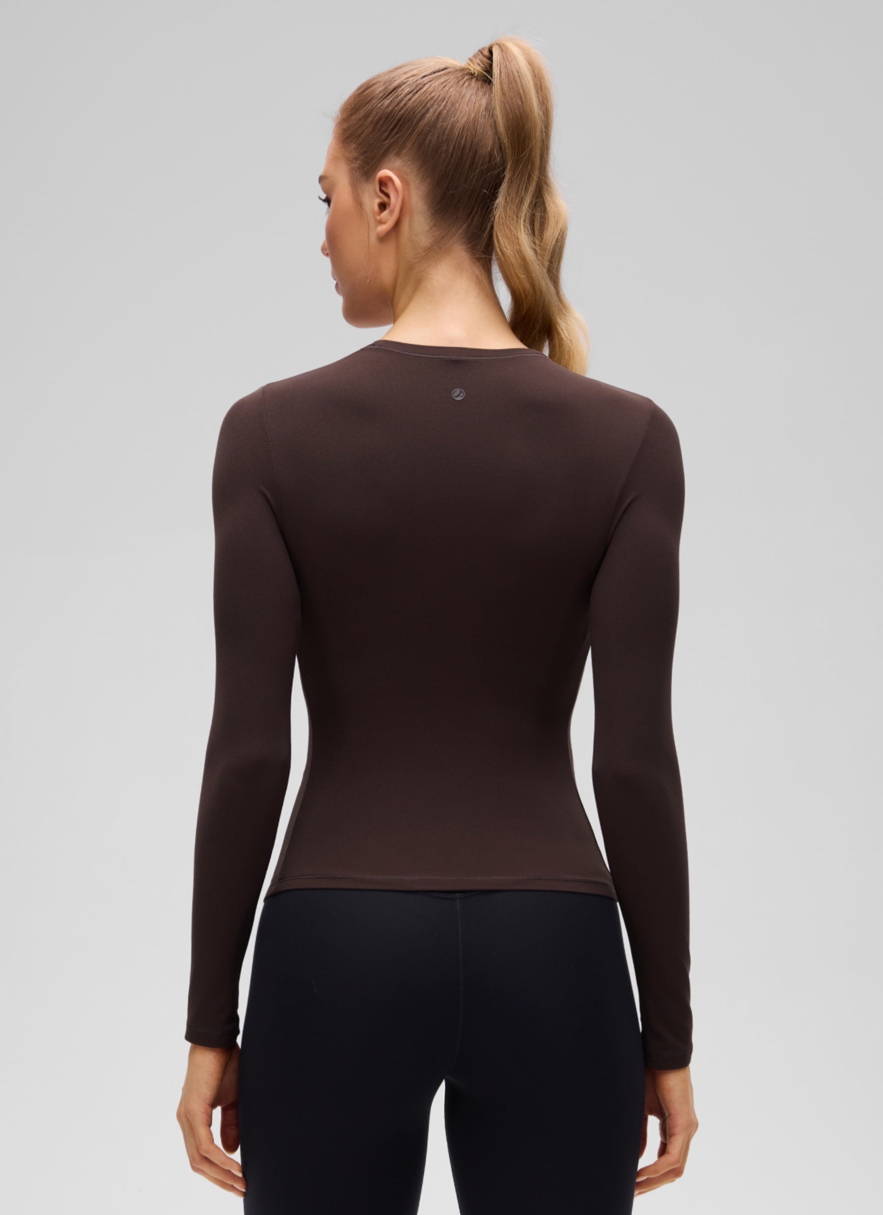 CRZ YOGA Women's Crew Neck Tight Fit Long Sleeve Shirts Casual Tee Hot Fudge Brown