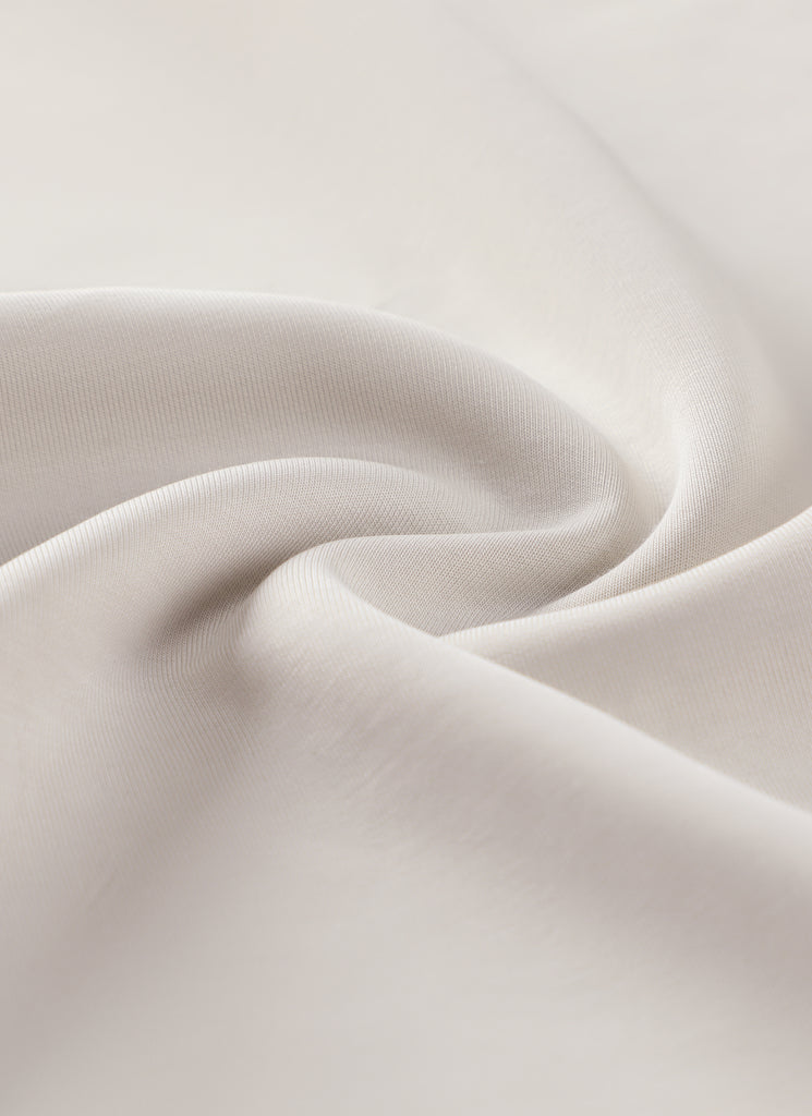 CRZ YOGA Women SoftAura Cropped Pullover Hoodis Long Sleeve Milky White